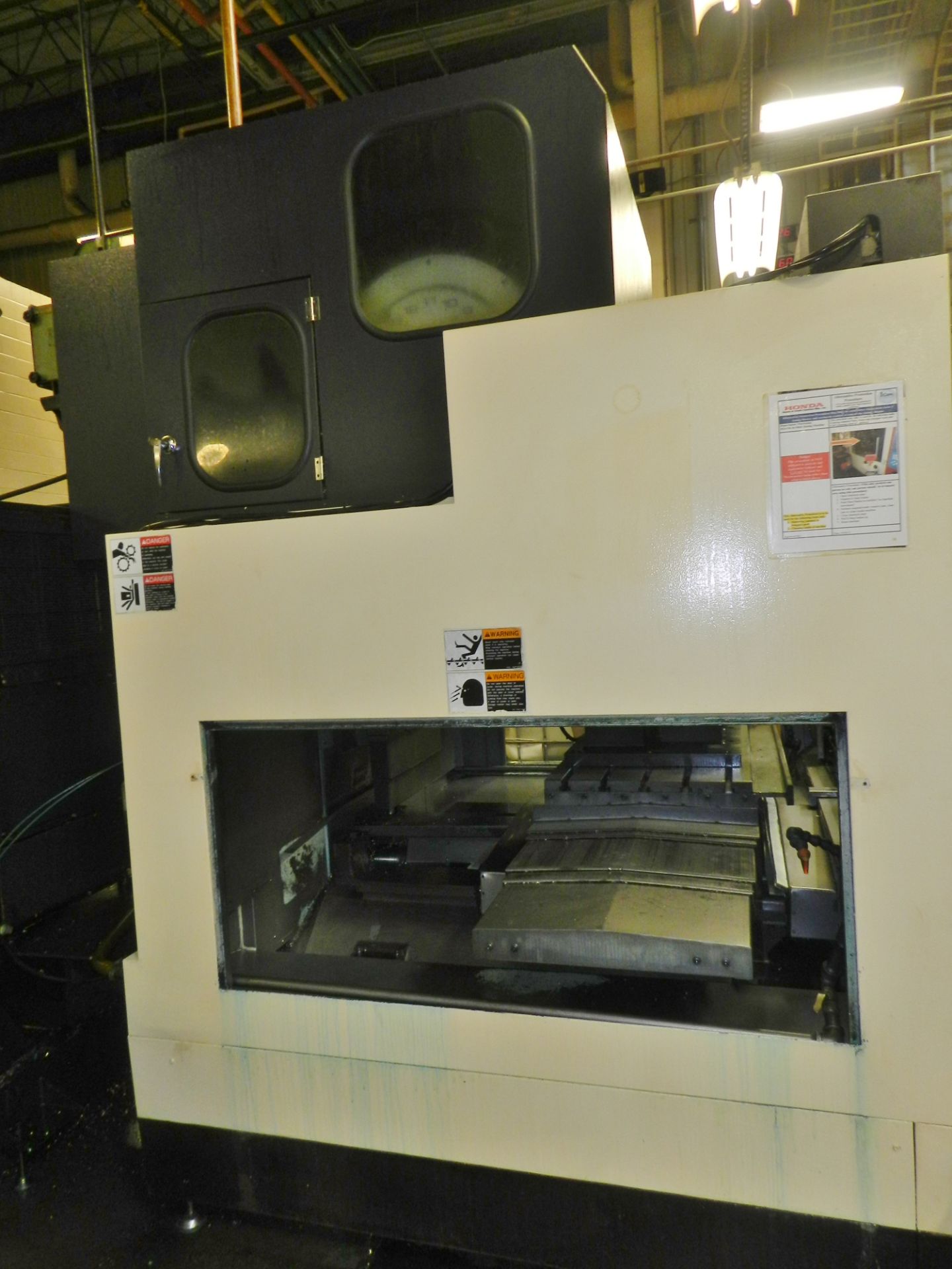 OKK MDV-55 Vertical Machining Center - Image 5 of 7