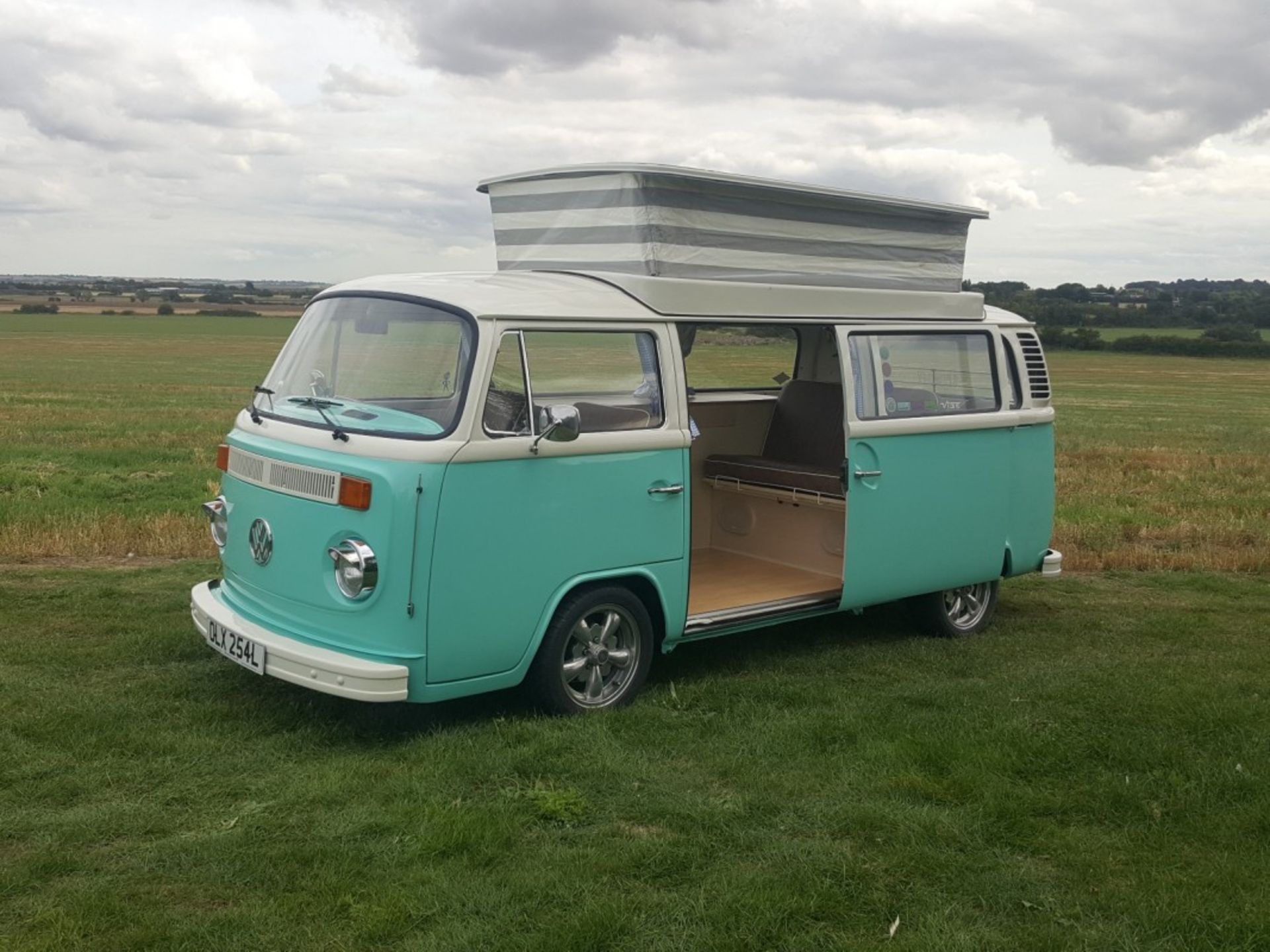 Volkswagen T2 Camper “Cal Look”1600cc Twin Carb 1972