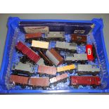 A tray of Hornby Dublo unboxed wagons and a Dublo re-railer - Fair to Good (20)