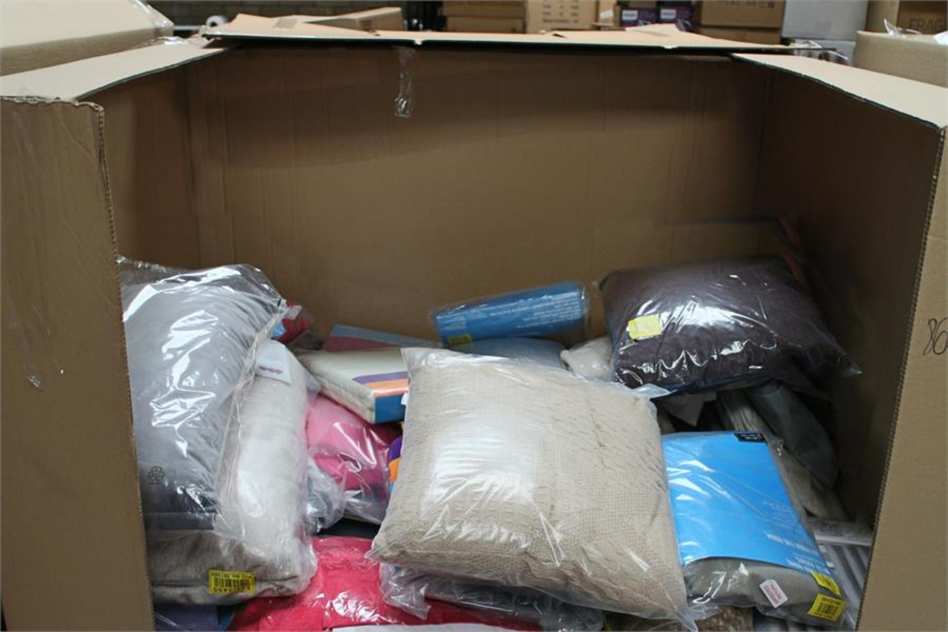 *** Trade Lot *** Textiles and Bedding Pallet Total RRP £2965.65