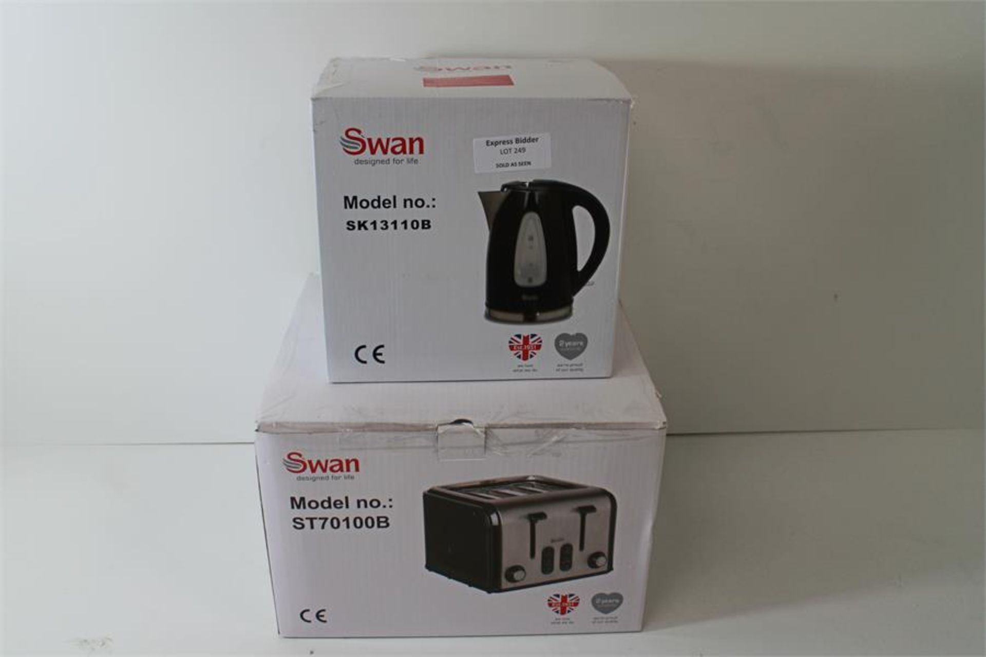 SWAN KETTLE AND 4 SLICE TOASTER PACK