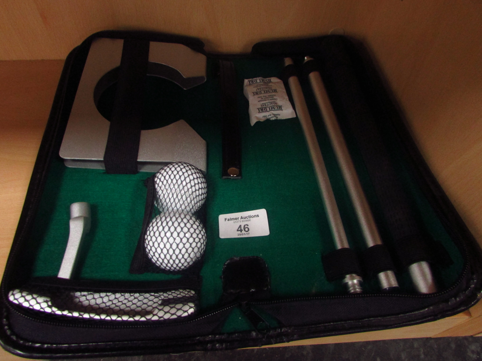 New cased golf putting set