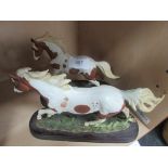 2 Leonardo collection horse figurines