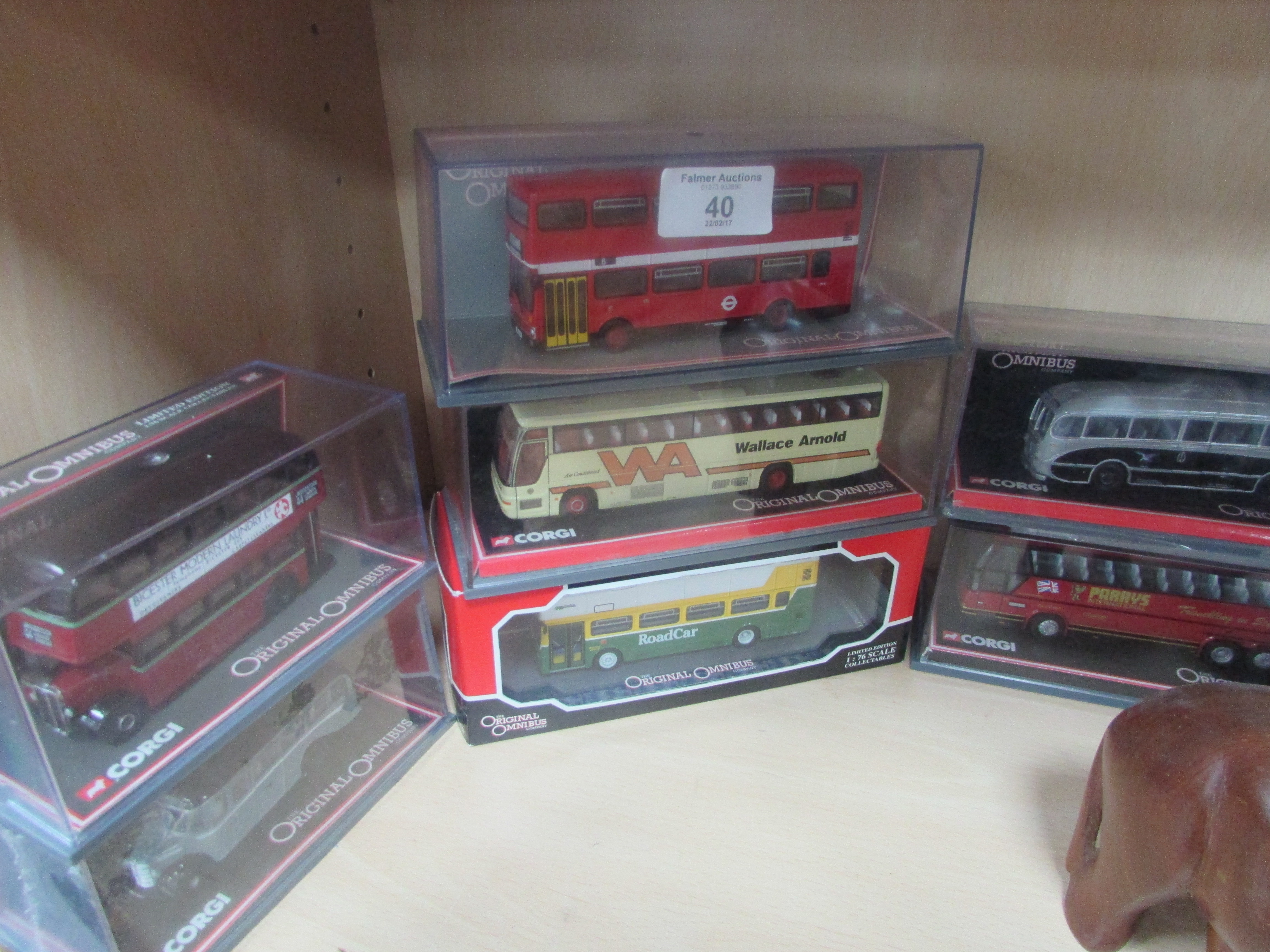 7 Corgi 00c boxed buses and coaches.