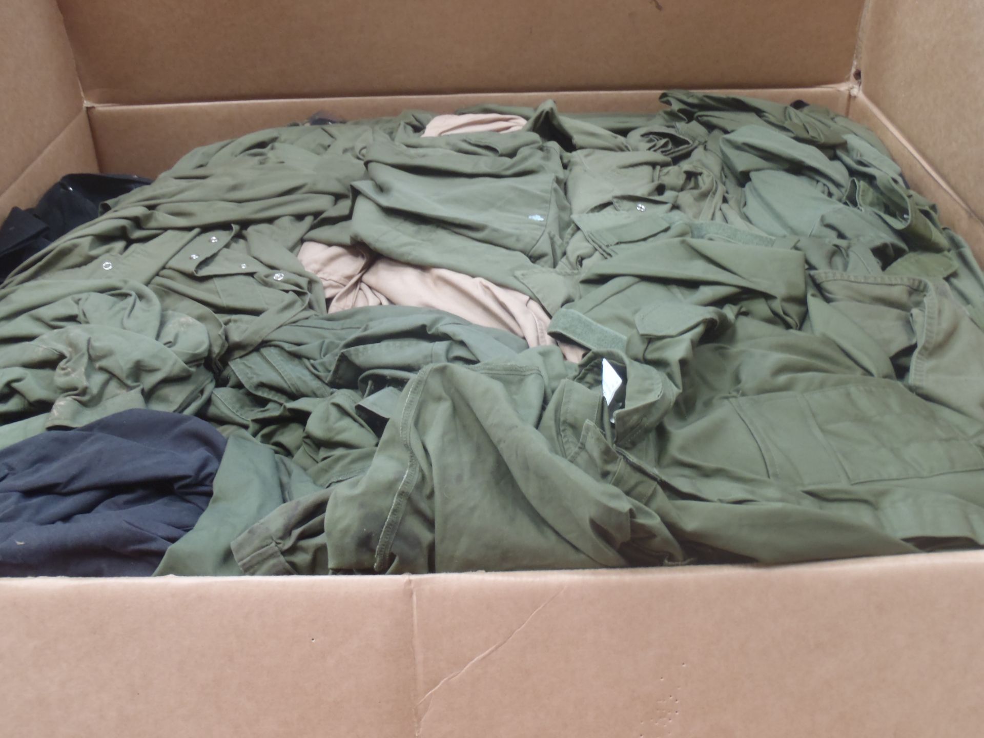 PALLET OF COVERALLS - UNGRADED - UNTESTED