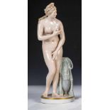 Venus Medici Art Passau, Ende 19. Jh. - nach einem Ludwigsburger Modell Auf flachem, goldstaffiertem