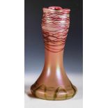Vase Glasfabrik Elisabeth, Kosten bei Teplitz, 1900 - 1905 Weiß-grünliches Opalglas, mit rosa Opal