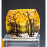Kleine Vase mit Winterlandschaft Daum Frères, Nancy, um 1902 Farbloses Glas mit gelber,