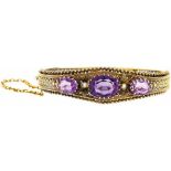 Silberarmband mit Amethysten um 1840-1850 Silber vergoldet. Filigran gearbeiteter Armreif.