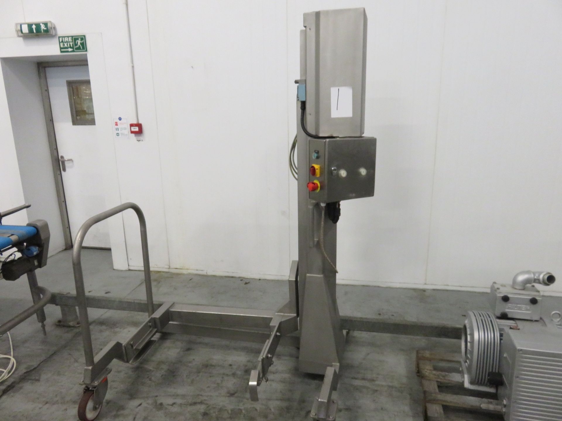 Tote Bin Hoist ,Syspal, mobile, Lift height approx. 2 meter. Totally S/s. Lift out charge £25.