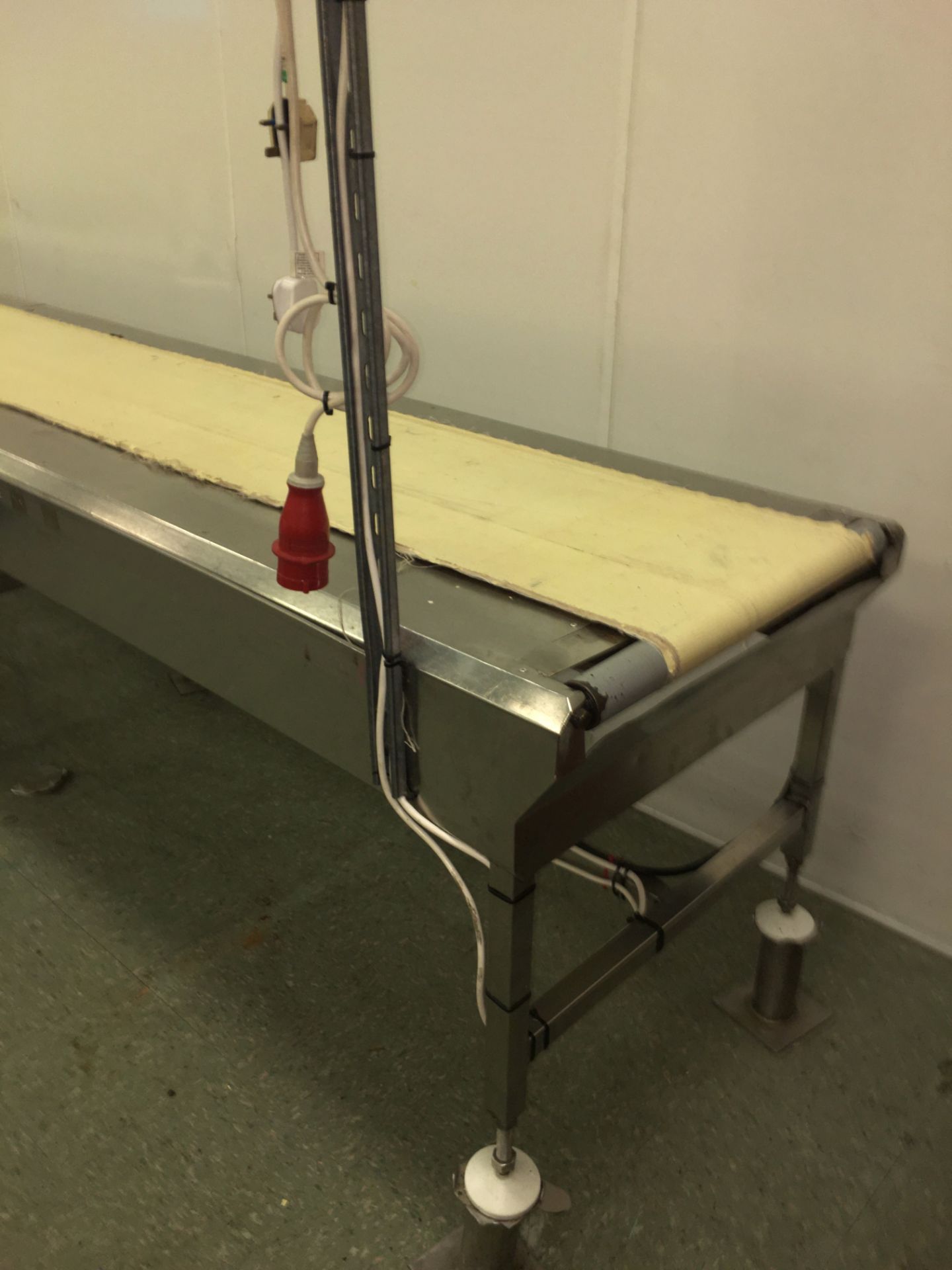 S/s Conveyor. Approx. 77cm wide, belt 48-65cm 73 high + 20cm stilts 5.8m long. LIFT OUT £25 - Image 2 of 3