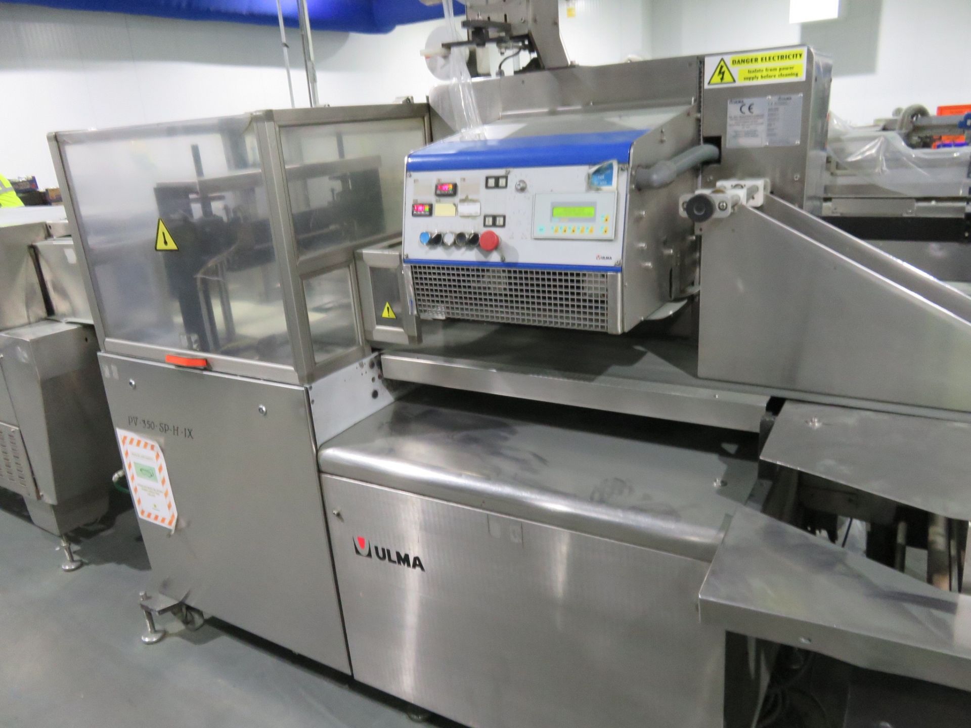 Ulma PV350 Flow-wrapper. Inverted, Box Motion Jaws 400mm wide. Flat bed infeed 2500mm long with - Image 2 of 6