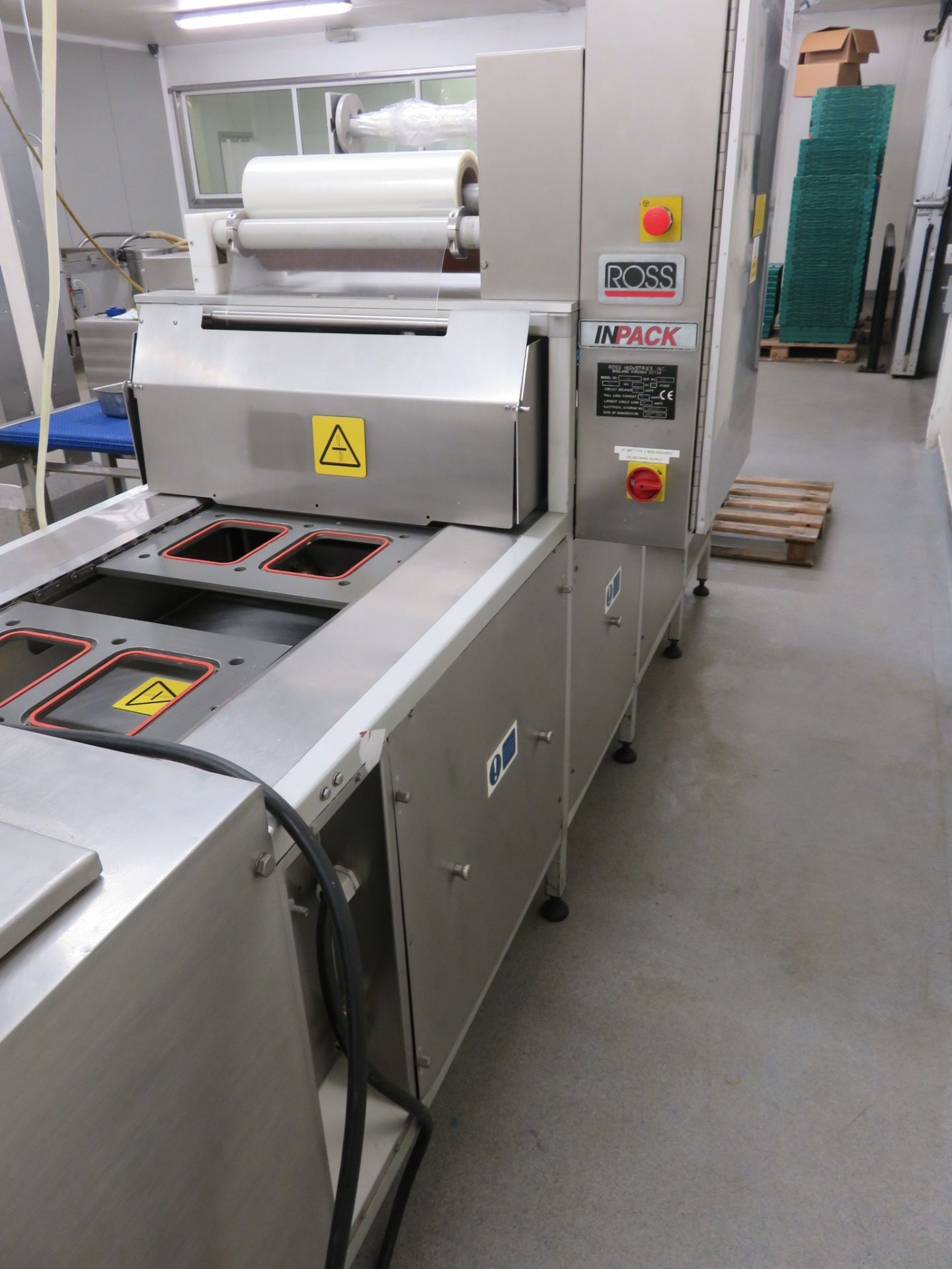 Ross Inpack Junior A20 Automatic Tray Sealer. 10 cycles per minute. Gas & Vacuum. Film width - Image 4 of 8