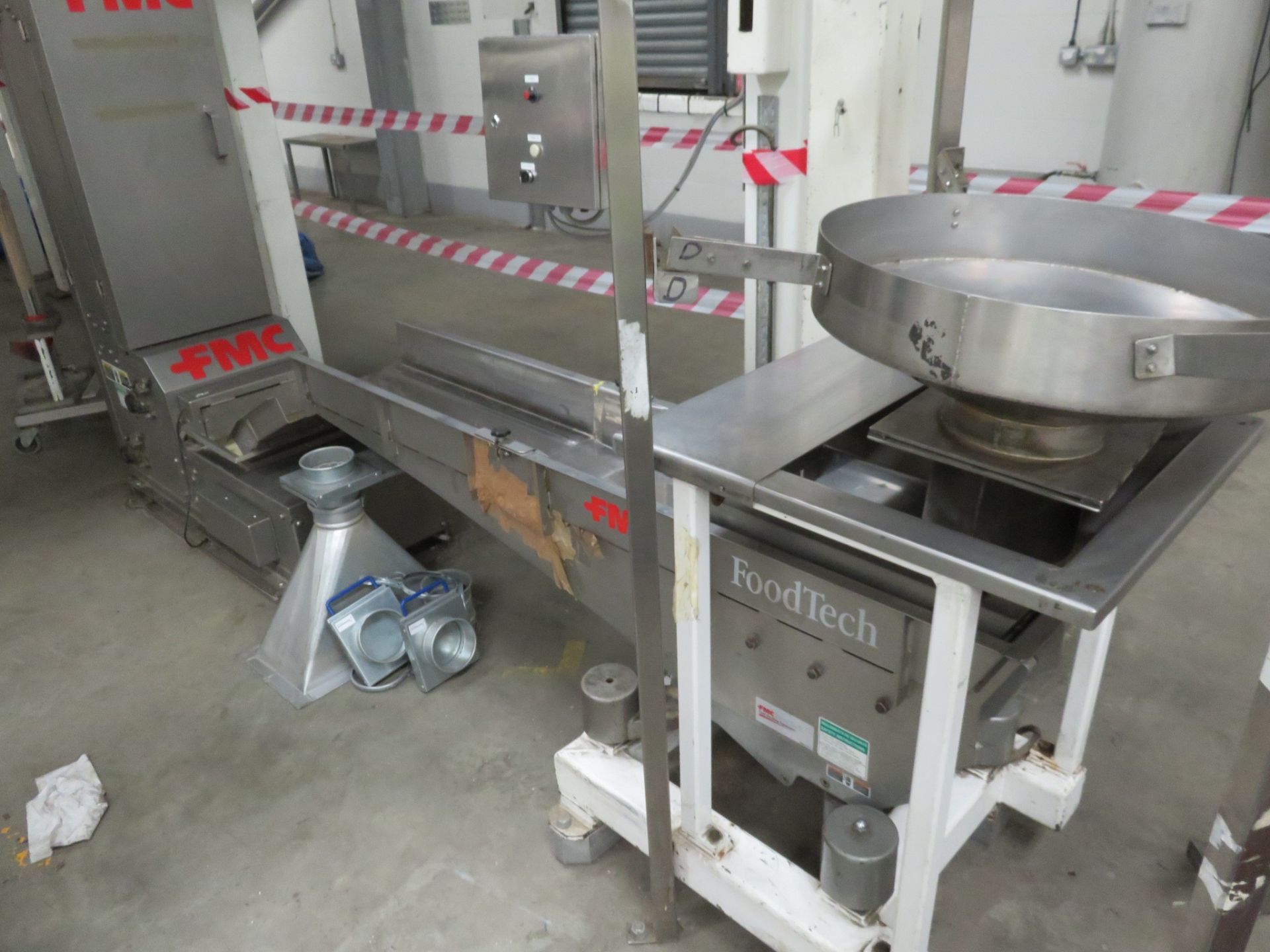 A complete packing line: FMC Foodtech vibratory feeder 2mtr x 300mm wide, FMC bucket elevator 5 mtr - Image 2 of 27