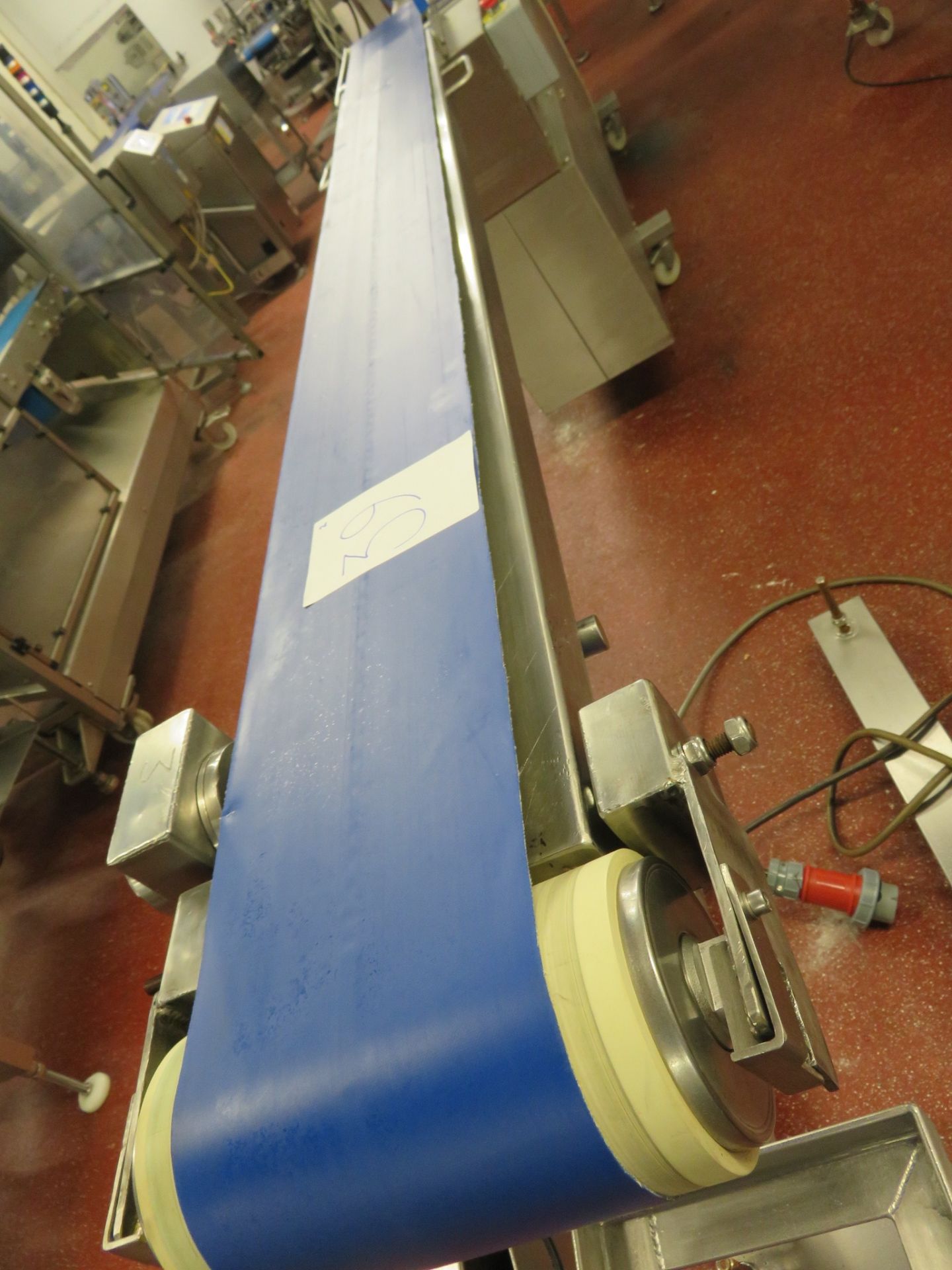 Conveyor S/s. 2400mm long x 200mm wide belt . Lift Out £10 - Image 2 of 2