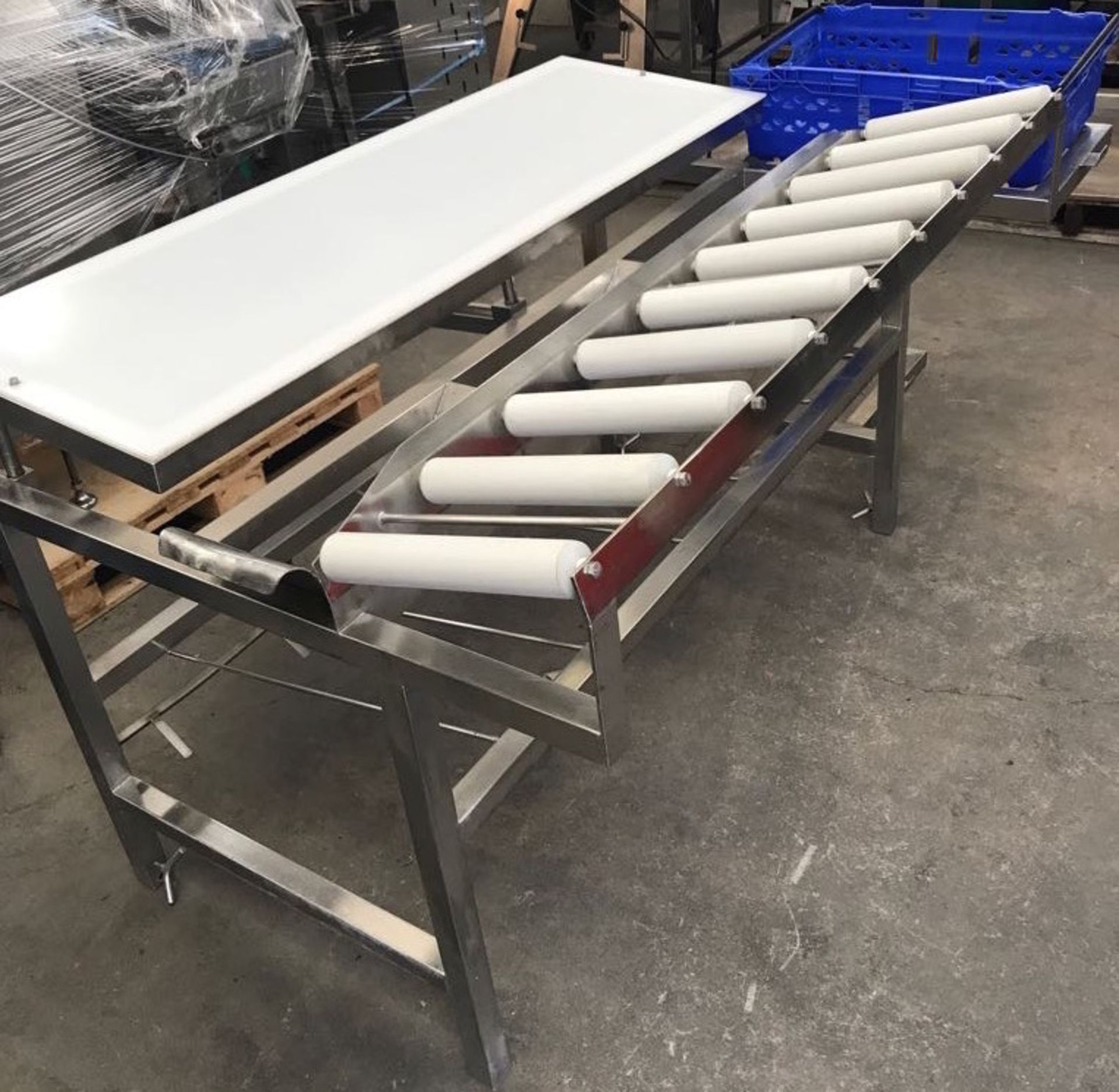 Packing Table.1.5 metres long x 1 metre wide x 900mm high.With roller conveyor & basket Lift Out £5 - Image 3 of 3