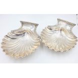 Serra Roma, coppia piccoli vassoi a forma di conchiglia in argento Serra Roma, a pair of silver …