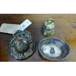 A mixed lot to include a brass ashtray, reputably salvaged off the 'The Mauritania' when it was