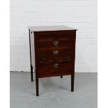 A mahogany commode on tapering supports, 75 x 48cm