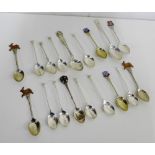 A collection of various silver and silver plated teaspoons (a lot)