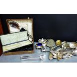 A quantity of Epns flat wares to include serving spoons, butter knives, tea spoons etc., together