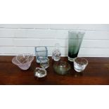 A quantity of art glass to included vases, bowls, scent bottle etc., (8)