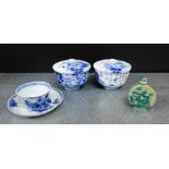 A Chinese Nan King Cargo blue and white saucer and tea bowl, together with a pair of Japanese