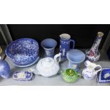 A mixed lot of 19th century and later ceramics to include Wedgwood Jasperware, a reproduction