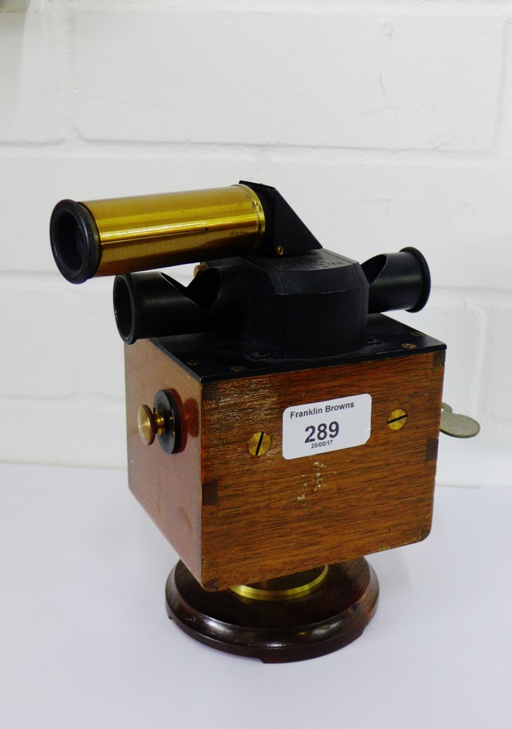 An Alec Wright & Co Ltd, Westminster of England Simmance Flicker Photometer No.991H, 19cm high