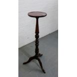 A mahogany torchere / plant stand, 102 x 21cm