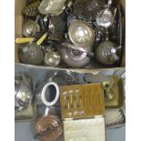 A carton containing a large quantity of metal wares to include Epns, copper and brass items to