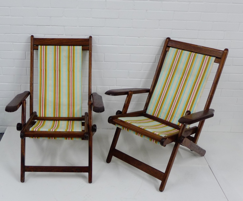 A pair of deck chairs, 90 x 68cm, (2)