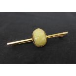 9 carat gold scarab beetle bar brooch, 5cm long