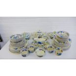 Mason's 'Regency' patterned dinner wares to include dinner plates, side plates, bowls, dessert