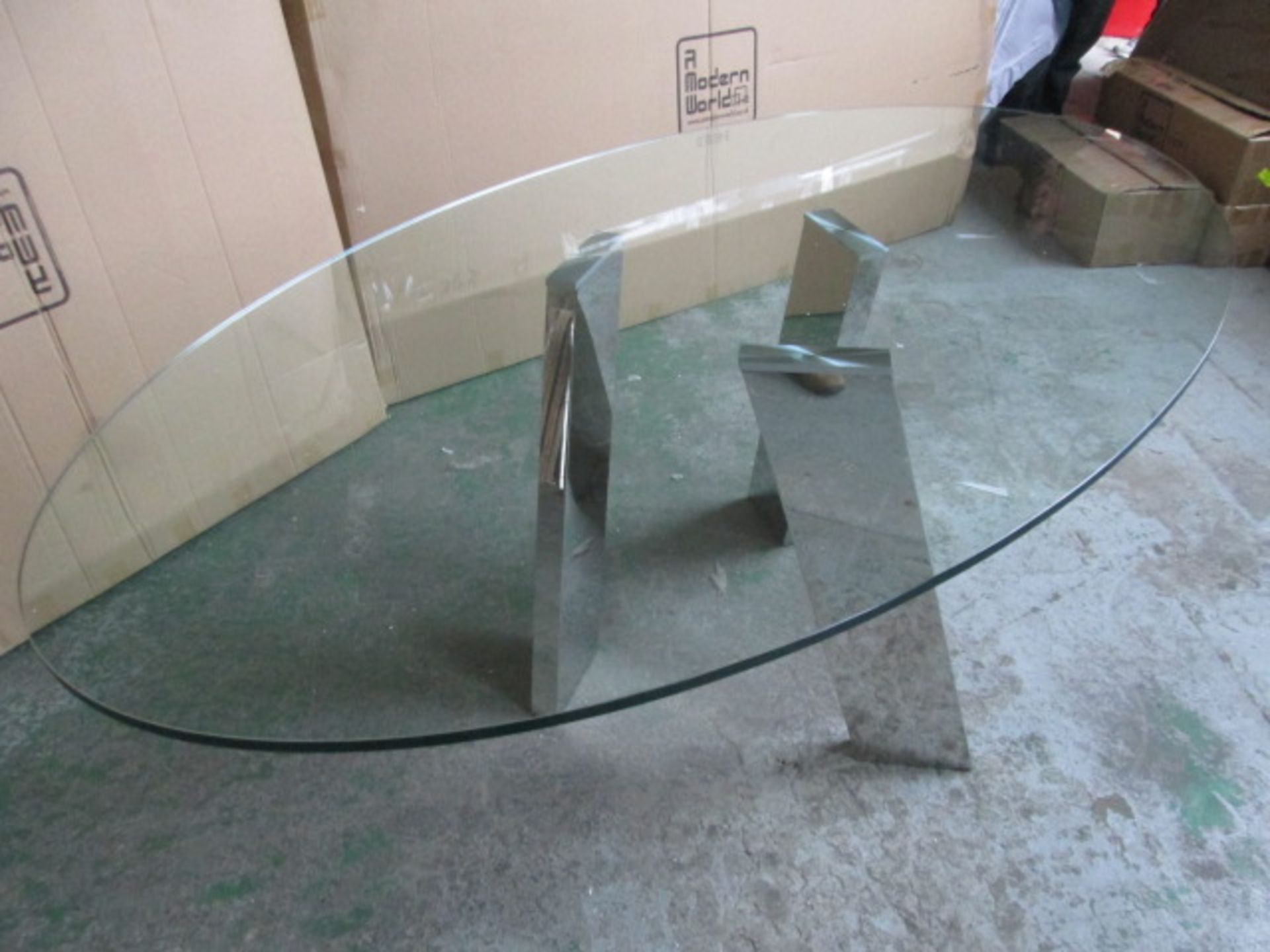 Ex Display: Levitat Dining Table with Polished Stainless Steel Legs & Glass Oval Top. Size (H) - Image 4 of 4