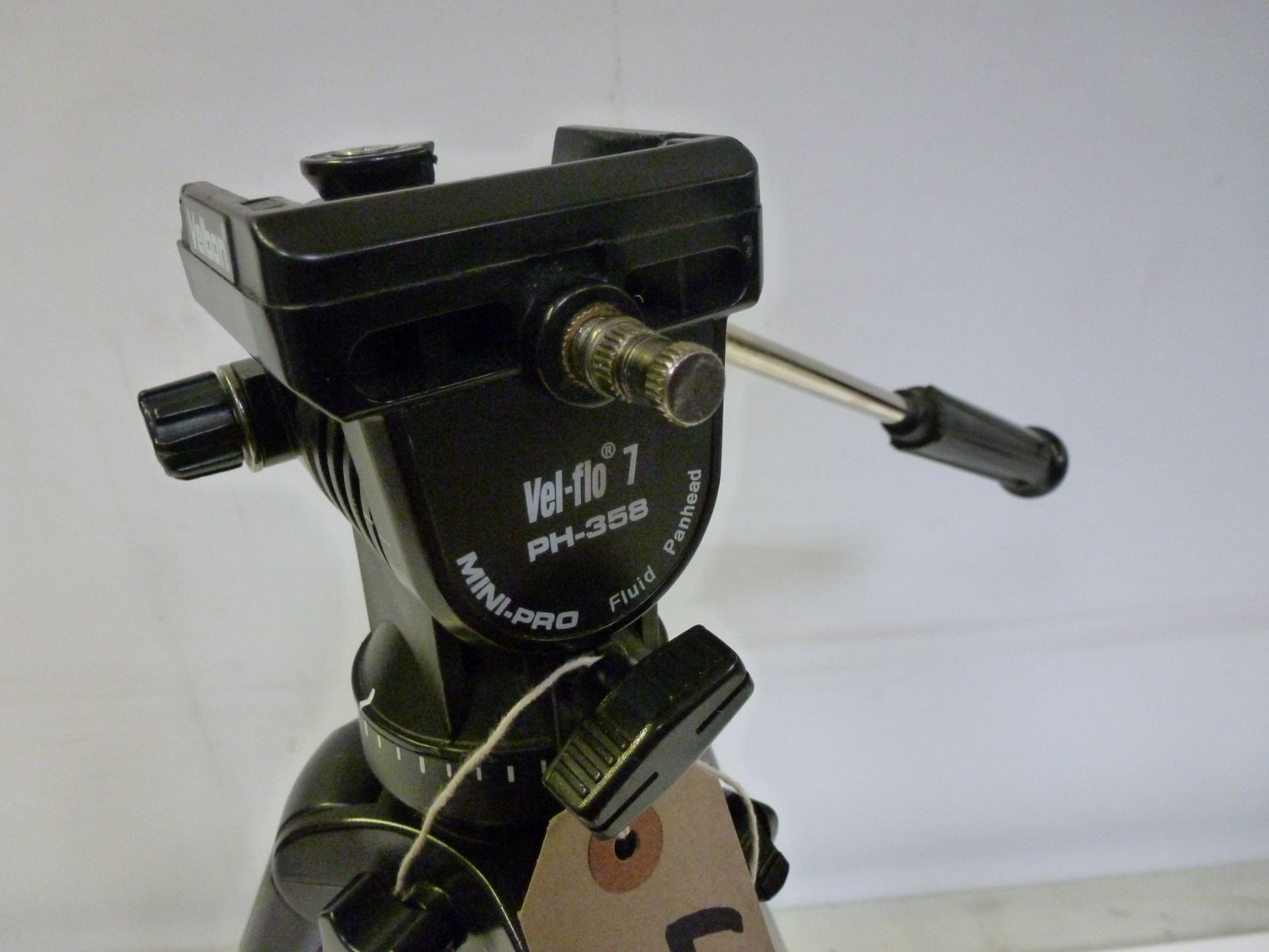 Velbon Videomate 538 Camera Tripod - Image 2 of 3