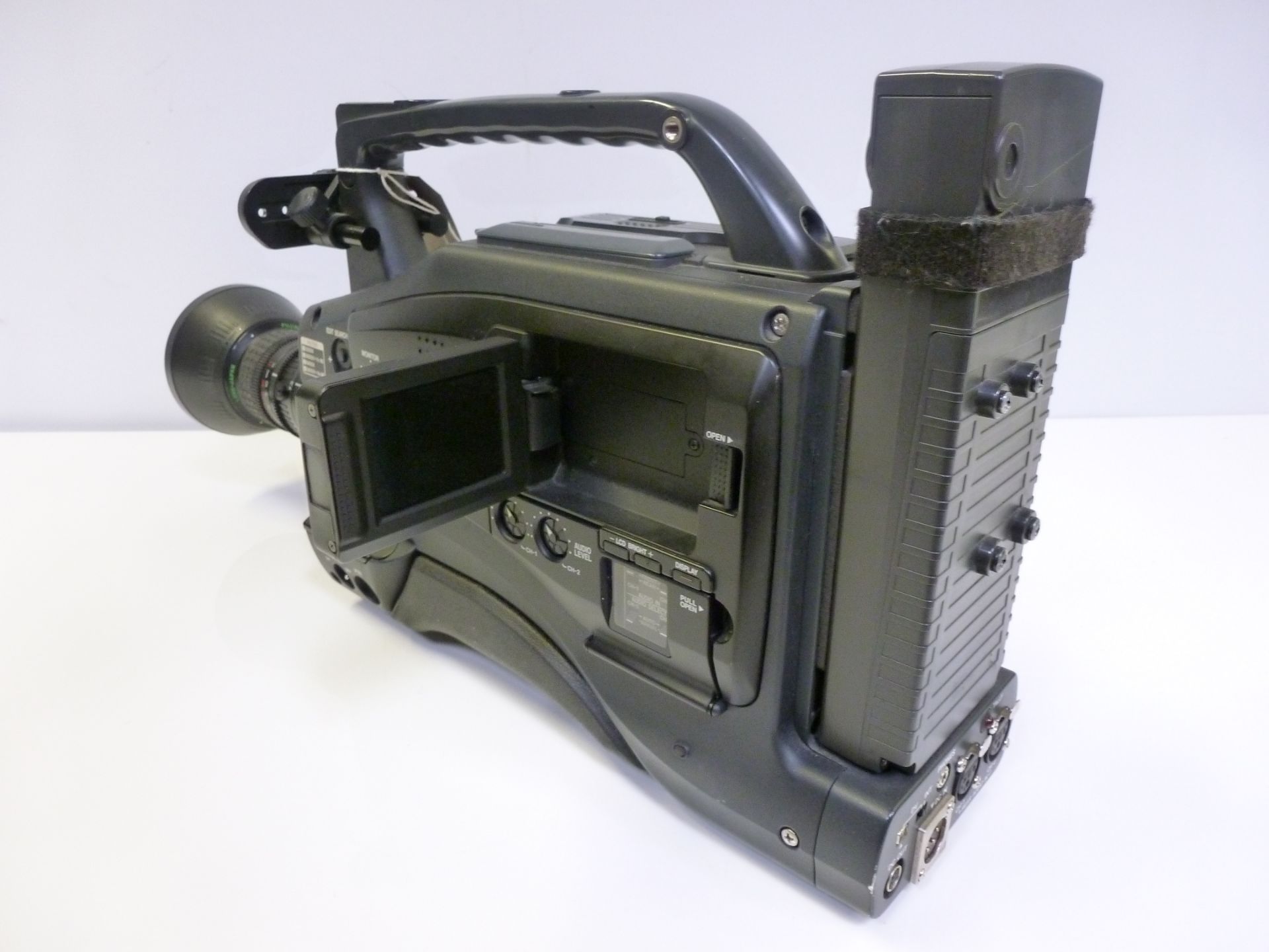 JVC Digital Video Camera, Model GY-DV5100E, Serial No 08030313. Comes with Fujinon S14 x 7.3B12U - Image 6 of 9