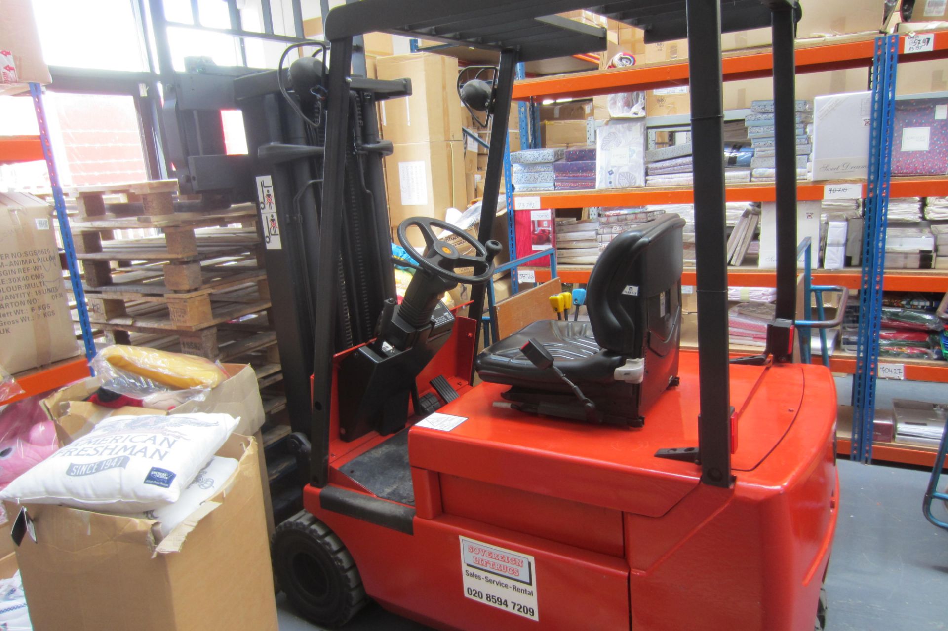 Clark Cascade 3 Wheel Electric Fork Lift Truck with Side Shift. S/N CTM145 2188 GEF 7096. 4.3m