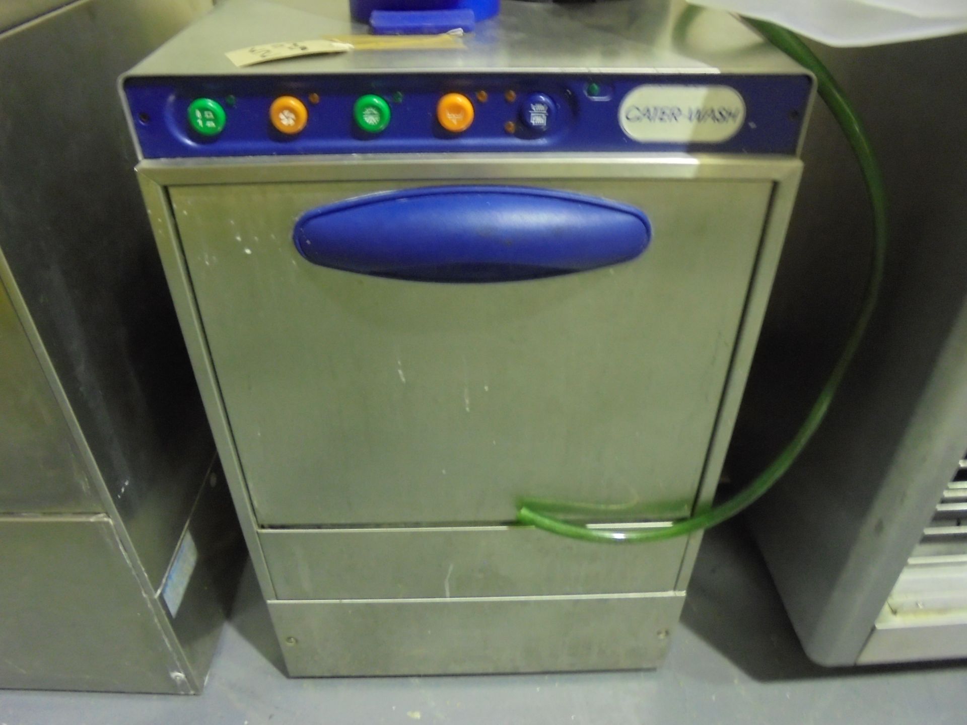 Cater Wash Glass Washer, Model CK40/PS. Size (H) 75cm x (D) 50cm x (W) 47cm . Comes with 2 Plastic - Image 3 of 5