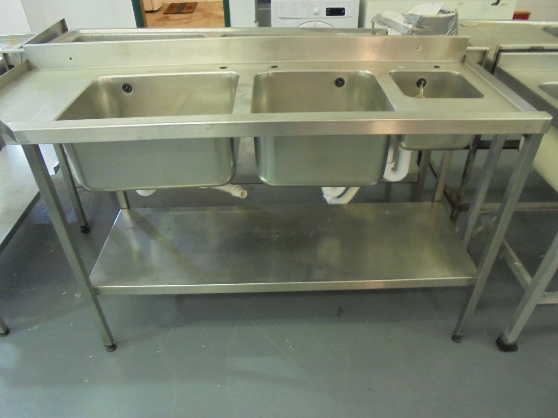 Stainless Steel Commercial Double Bowl Sink with Hand Basin & Shelf Under. Size (H) 90cm x (D) - Image 2 of 3