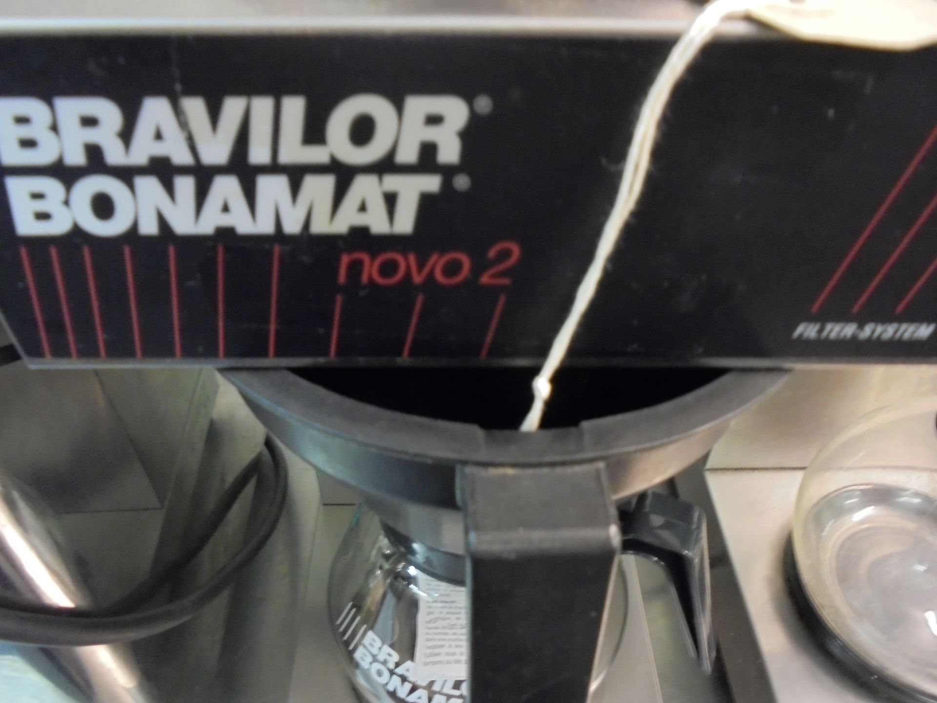 Bravilor Bonamat Novo 2 Filter Coffee Machine. Comes with 2 New Jugs. - Image 2 of 4