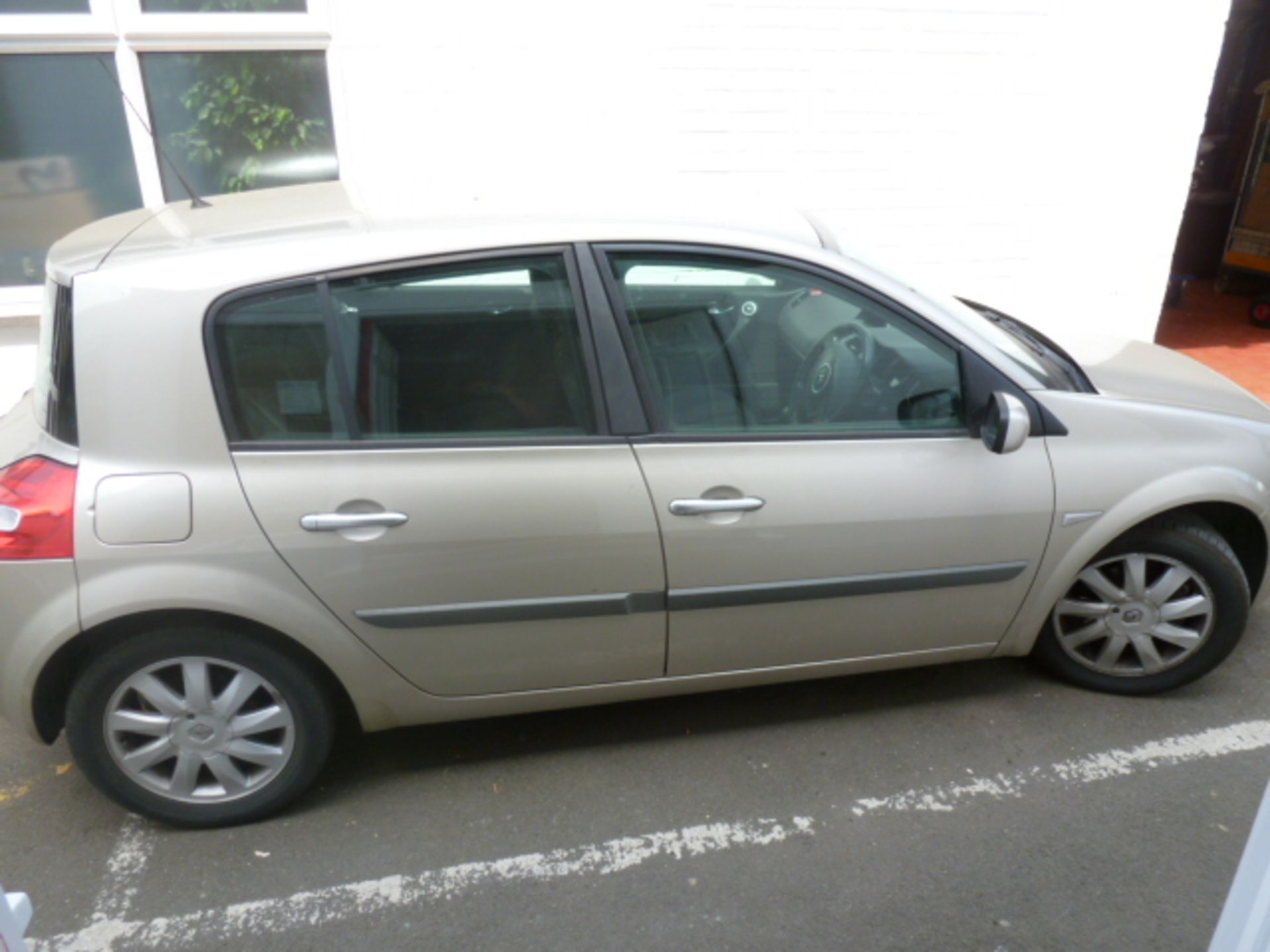 MV57 SKD (2007) Renault Megane Dynamique in Gold. 1998cc, Petrol, 5 Door Hatchback. Date First - Bild 2 aus 22