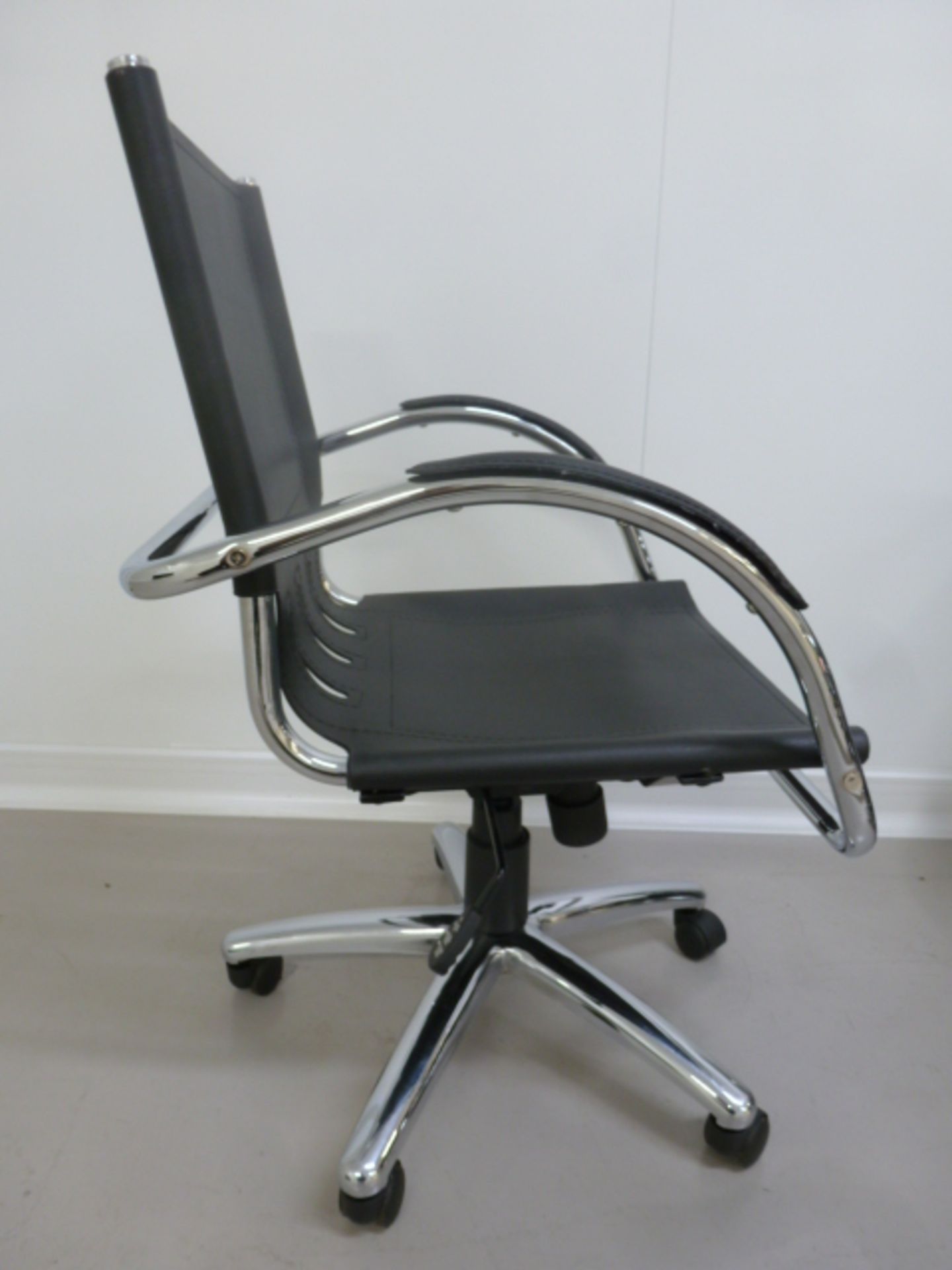 2 x Leather Office Swivel Chairs - Image 4 of 4