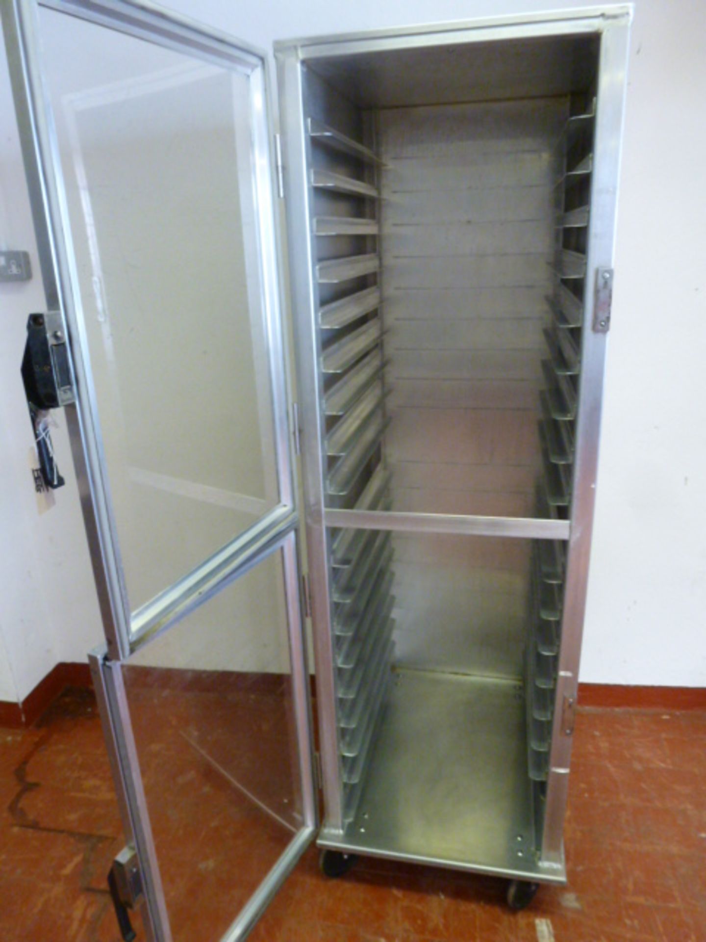 Aluminium with Perspex Door 17 Rack Mobile Storage Unit. - Bild 2 aus 3