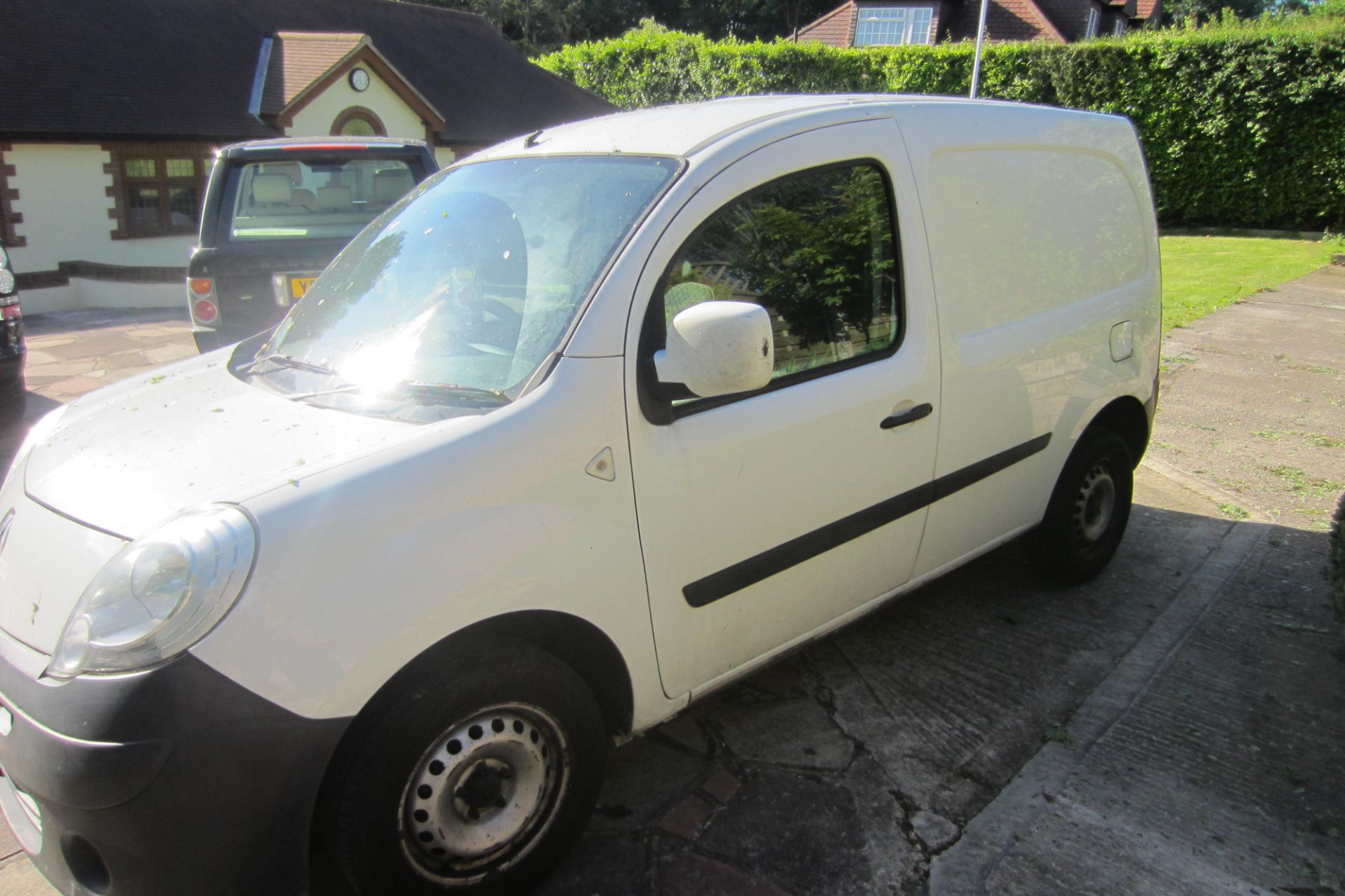 SW10 BYB (2010) Kangoo ML19 Extra DCI70 Car Derived Van. Colour White, 1461cc, Diesel. Date First - Image 5 of 10