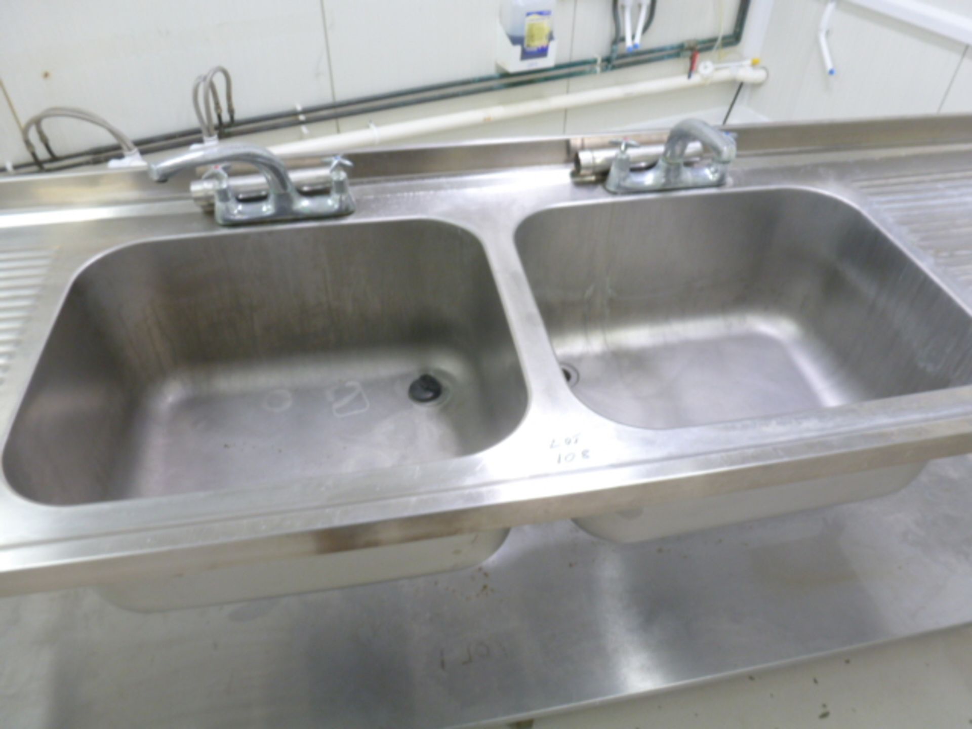 Parry Double Tap & Sink Unit with Double Drainer. Size (L) 150cm x (D) 60cm x (H) 90cm. - Bild 2 aus 3