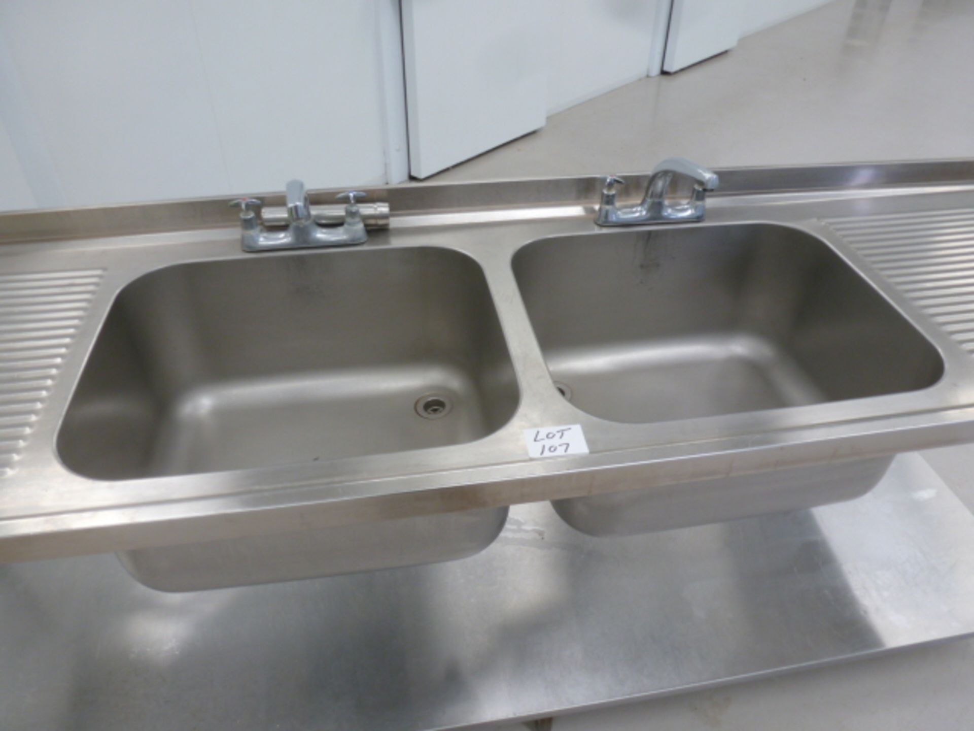 Parry Double Tap & Sink Unit with Double Drainer. Size (L) 150cm x (D) 60cm x (H) 90cm. - Bild 2 aus 3