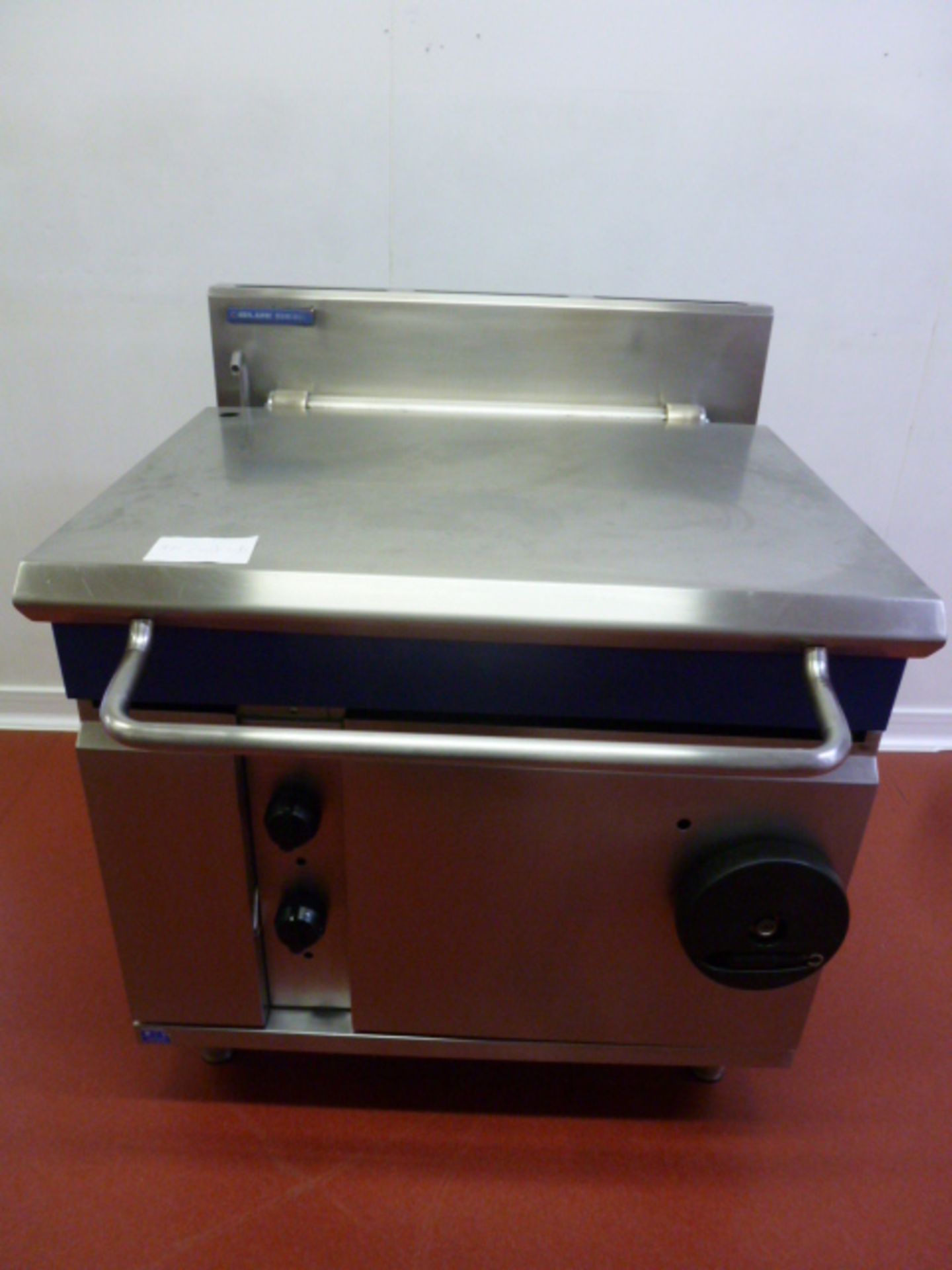 Blue Seal Manual Tilt Gas Bratt Pan, Model G580-8. S/N 732079. Size (W) 90cm.