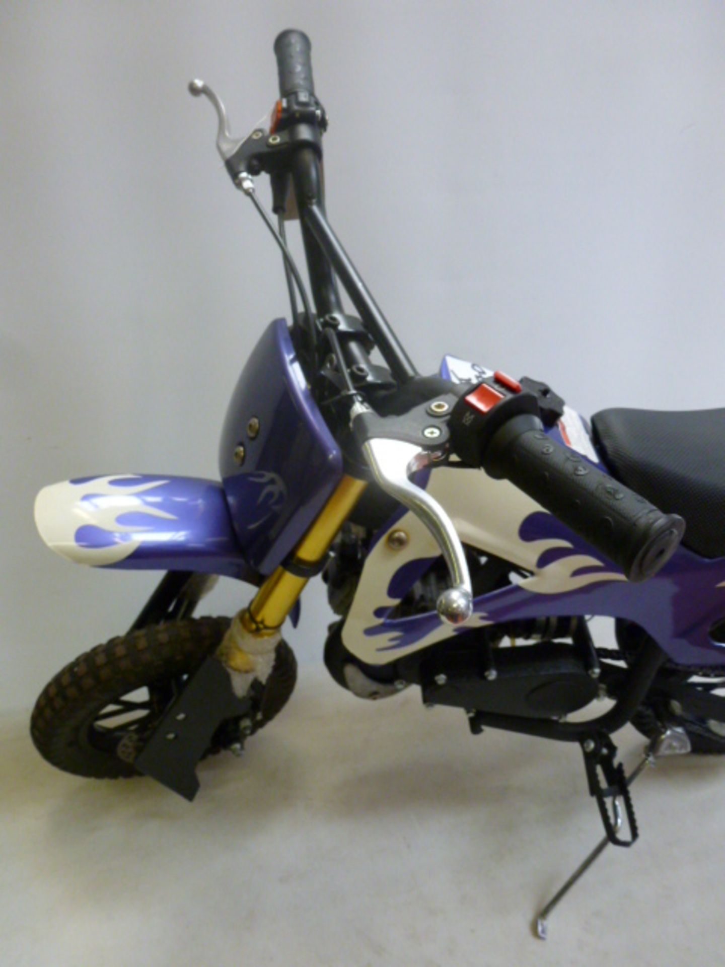 ZHEJING LYAA Company Ltd Mini Petrol Pit/Dirt Bike in Purple with White Flame, Model MD01/MD03, Year - Image 7 of 9