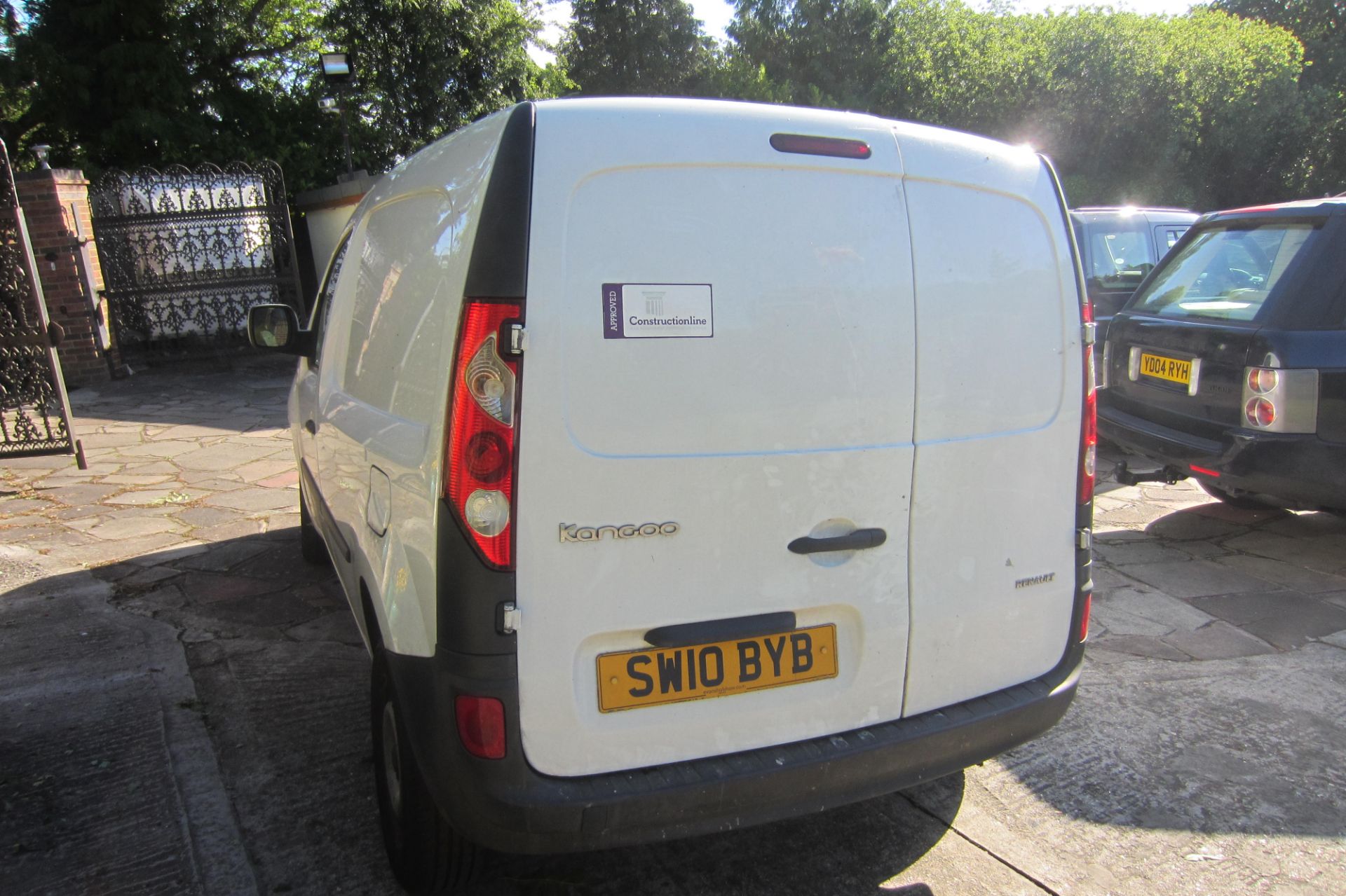 SW10 BYB (2010) Kangoo ML19 Extra DCI70 Car Derived Van. Colour White, 1461cc, Diesel. Date First - Image 4 of 10